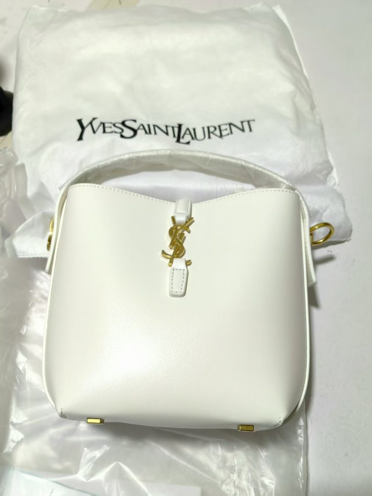 Number 052 photo review